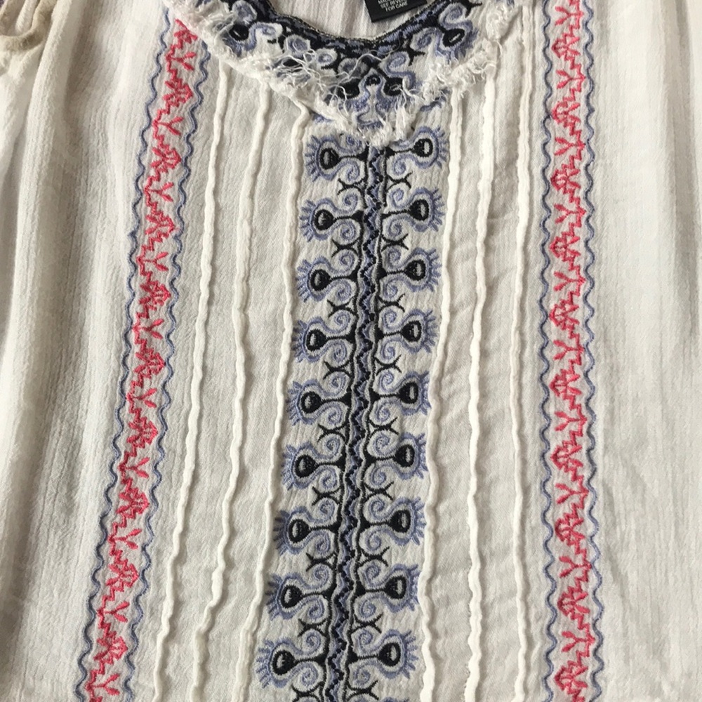 Detailed tank top - Picture 2 of 2